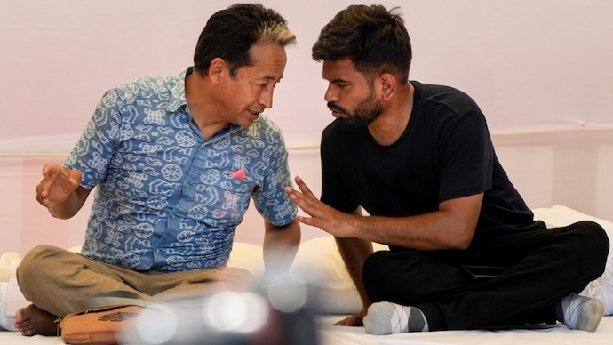 Abhijeet Dipke, Sonam Wangchuk