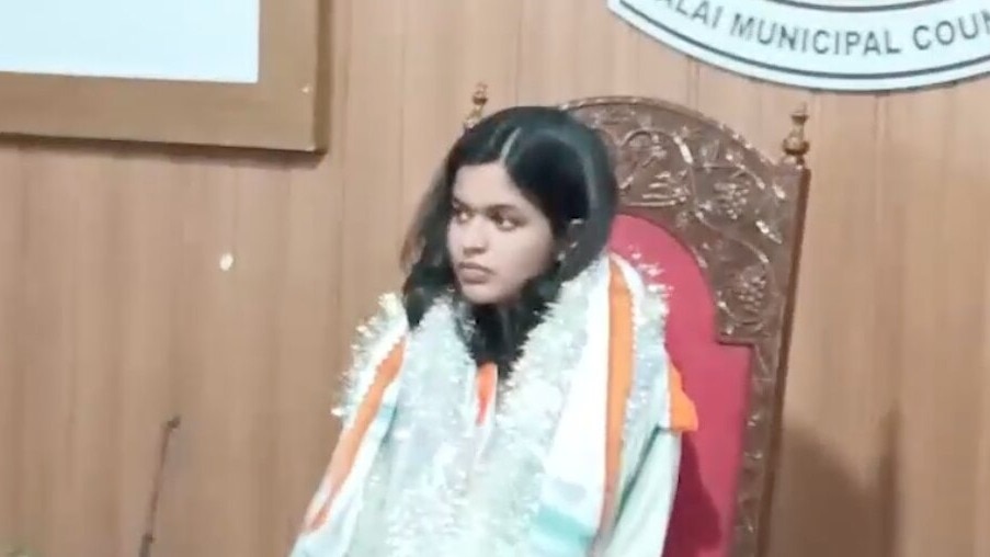 India's youngest municipal chairperson Diya Binu voted out in Kerala