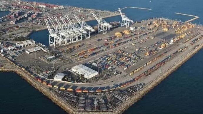 Explosions were reported across Chabahar along with widespread power outages in parts of the city