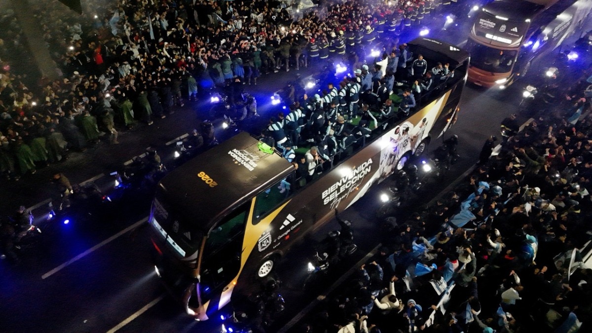 FIFA World Cup: Loyal Argentina fans defy logic, give a hero’s welcome to losing finalists in Buenos Aires