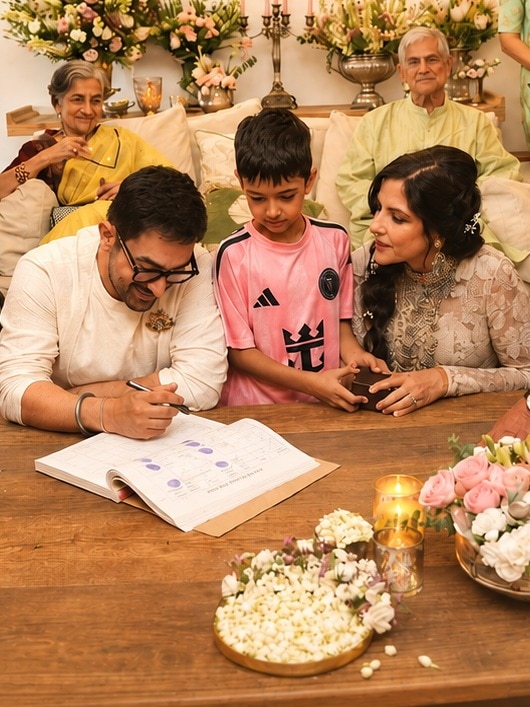 Aamir Khan, Gauri Spratt are surrounded by love and family in first wedding photo - India Today