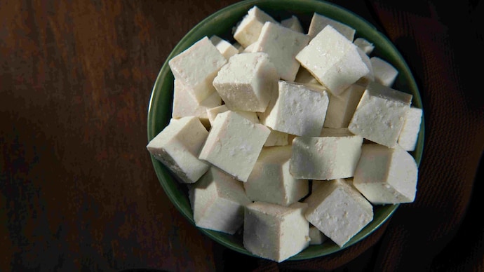FSSAI issues notices to three food brands over misleading claims on their products like paneer and hazelnut chocolate spread. FSSAI issues notices to three food brands over misleading claims on their products like paneer and hazelnut chocolate spread.