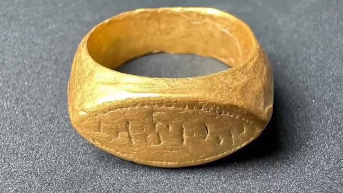 2,000-year-old gold rings bearing Indian Brahmi inscription unearthed in Thailand