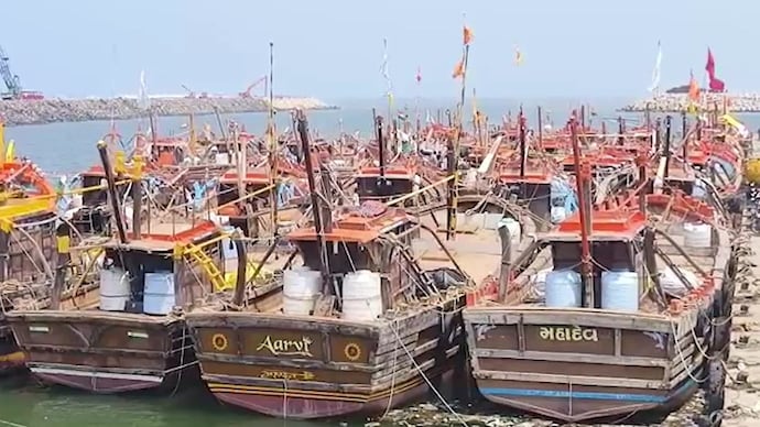 The government has announced financial assistance for the six affected families as the search for the missing fishermen continues off the Visakhapatnam coast. (Representative image)