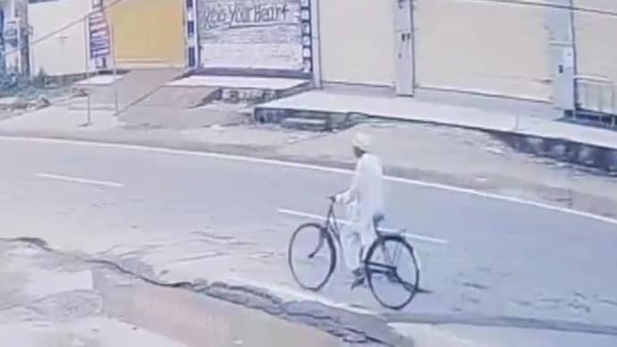An 80-year-old cyclist died after a speeding car hit him on Singhana Road in Narnaul.