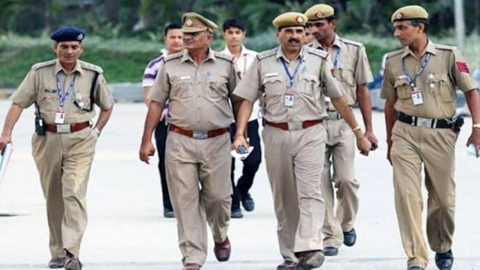 Haryana police set up a check point after the anti-narcotics cell received an intelligence tip-off about the suspects' movement.