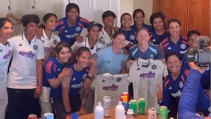 Heather Knight, Tammy Beaumont