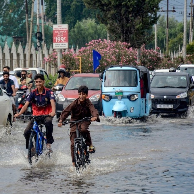 Monsoon roars back on Monday, flash floods likely in North India
