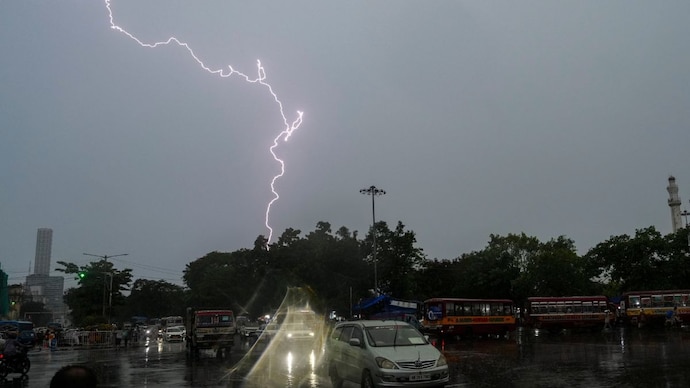 India received 131.4 mm of rain between June 4 and July 4 against a normal of 188.5 mm, a 30 per cent deficit, IMD data shows. (Photo: PTI)