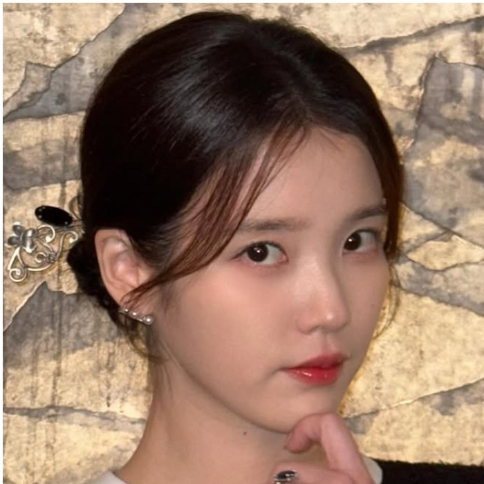 Korean stars IU and Lee Jong-suk break up after four years of dating: Report