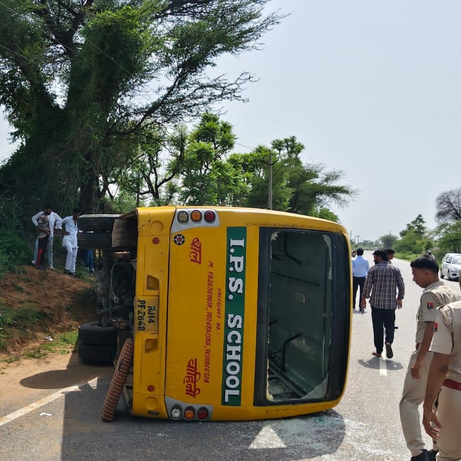 Over 10 children injured as school bus overturns in Jaipur
