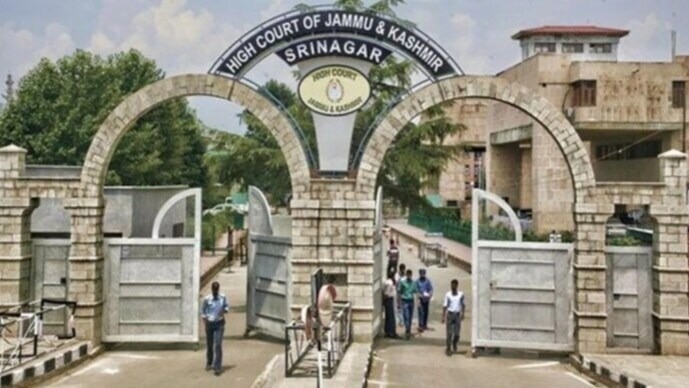 Maternity leave women's constitutional right, not state charity: J&K High Court