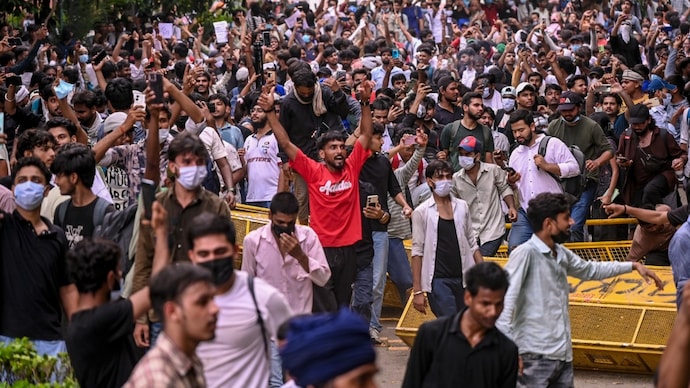The key detail about the CJP-led demonstration was that the cameras stayed fixed on student protesters rather than seasoned politicians. (PTI photo)