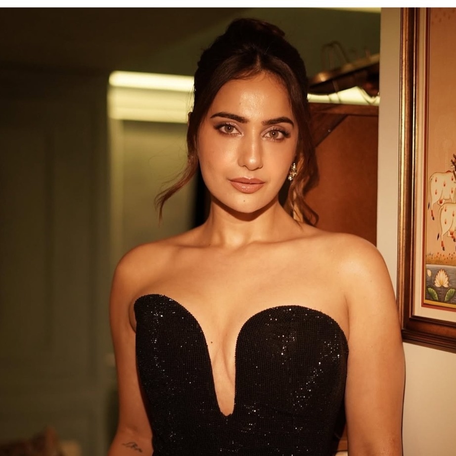 Kusha Kapila says viral selfie with Samay Raina is AI-generated: Fake and seeded