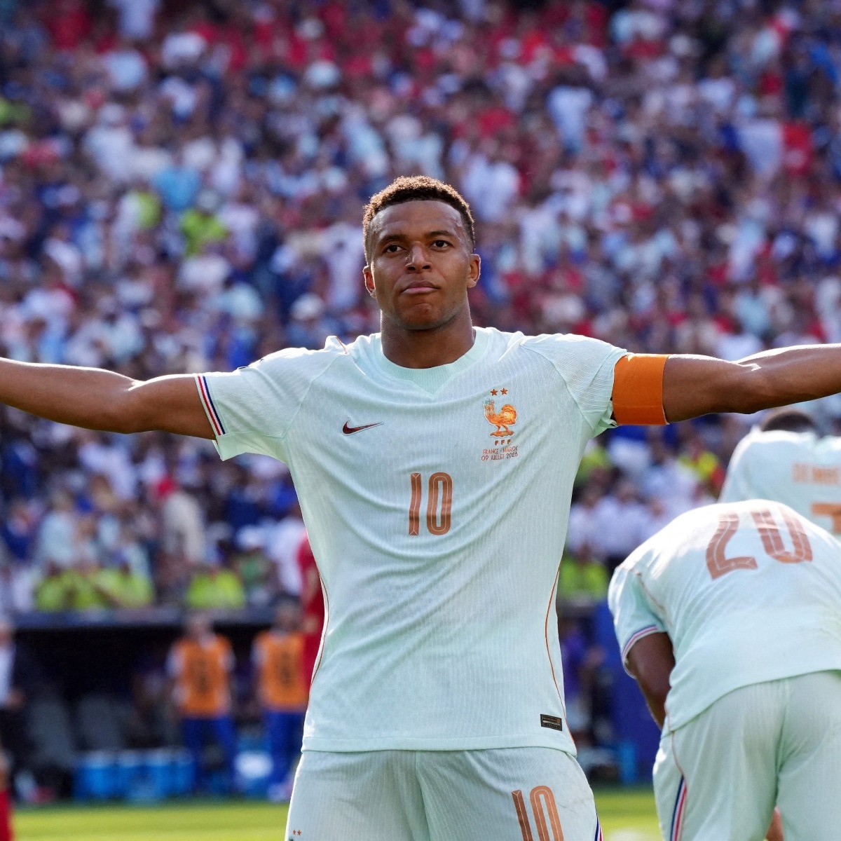 Mbappe leads France past Morocco into third straight World Cup semi-final