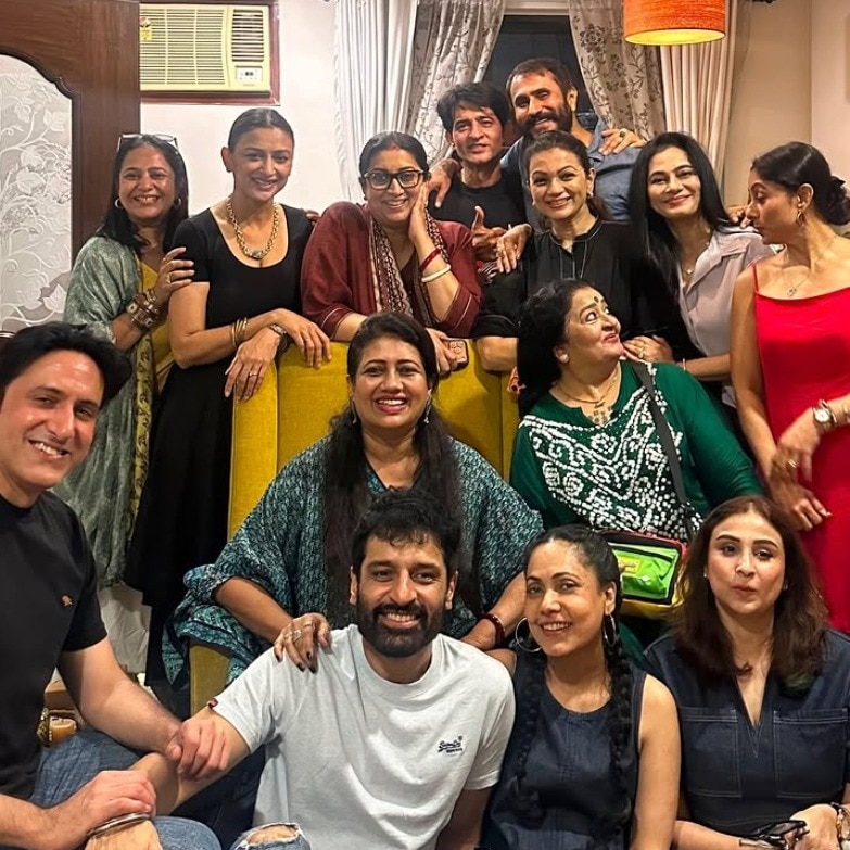Kyunki Saas... cast reunites after 26 years; Smriti Irani joins celebration. Pics