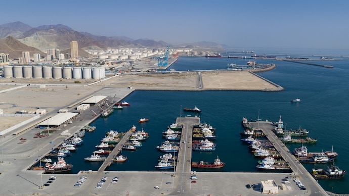 Locate in Gulf of Oman, current Fujairah Port is the only multi-purpose deep-sea port on the eastern seaboard of the UAE.
