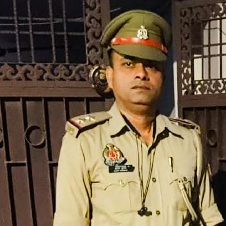 Lucknow Sub-inspector found dead in car, liquor bottles recovered beneath seat