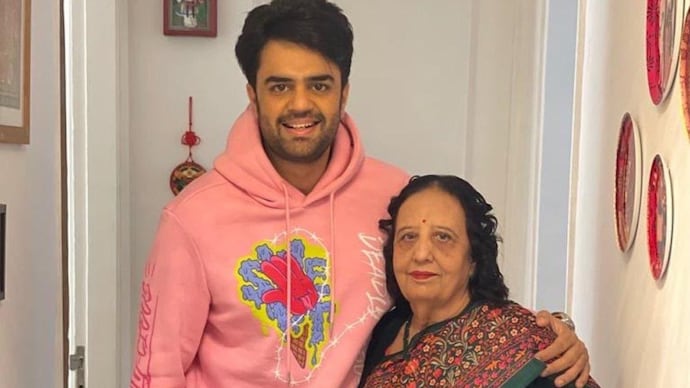 Maniesh Paul with his mother (Photo: Instagram) Maniesh Paul's mother Urmil dies in Delhi at 76