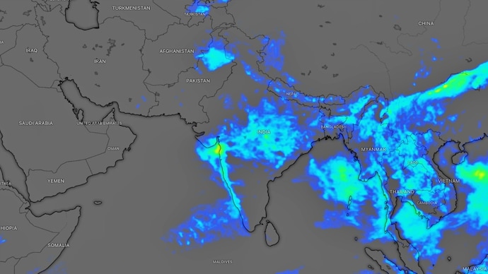 Monsoon rain intensity in July depends on two oceans separated by 10,000 km