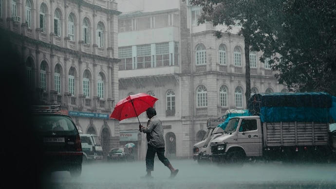 Mumbai meets monsoon: How often is it going to rain? Latest forecast here
