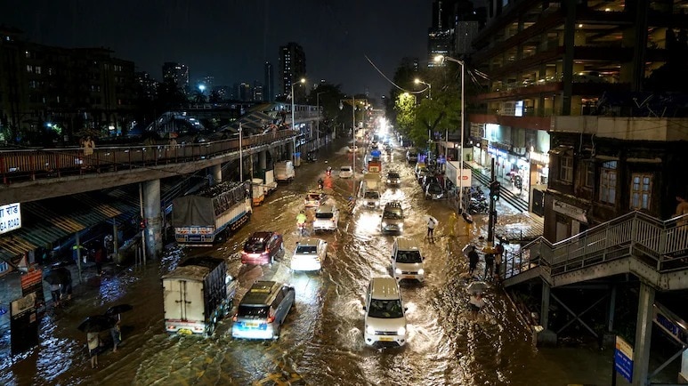 Maharashtra monsoon: Tree falls kill 3, injure 2 in Mumbai; Pune on red alert