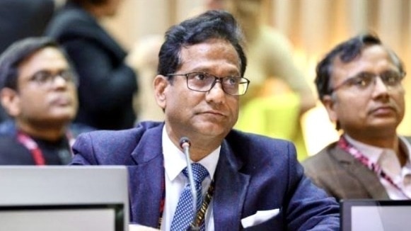 उच्च शिक्षा सचिव नरेश पाल गंगवार पर परिवार को खीरा सब्सिडी देने के आरोप