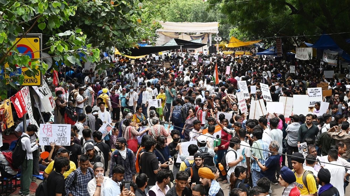 Sprains, headaches, sore throats: Delhi protesters battle infections amid heat