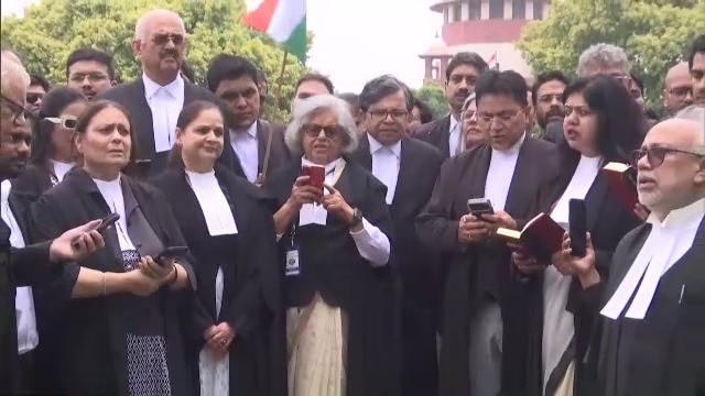 Save democracy, save Constitution: SC lawyers recite Preamble for NEET protesters
