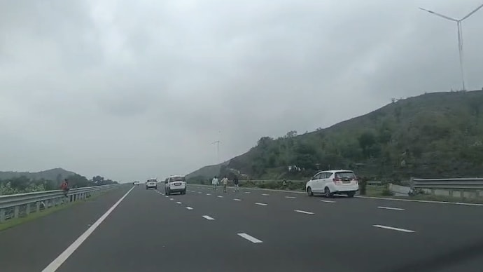 Nitin Gadkari convoy