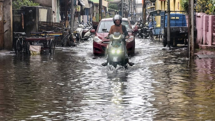 Heavy rain can disrupt road and rail travel without warning. These simple monsoon travel safety tips can help you stay safe and avoid unnecessary risks during your journey.(Photo: PTI) Odisha Heavy Rain
