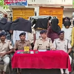 Patna Police bust sex racket at hotel, 17 arrested including five women