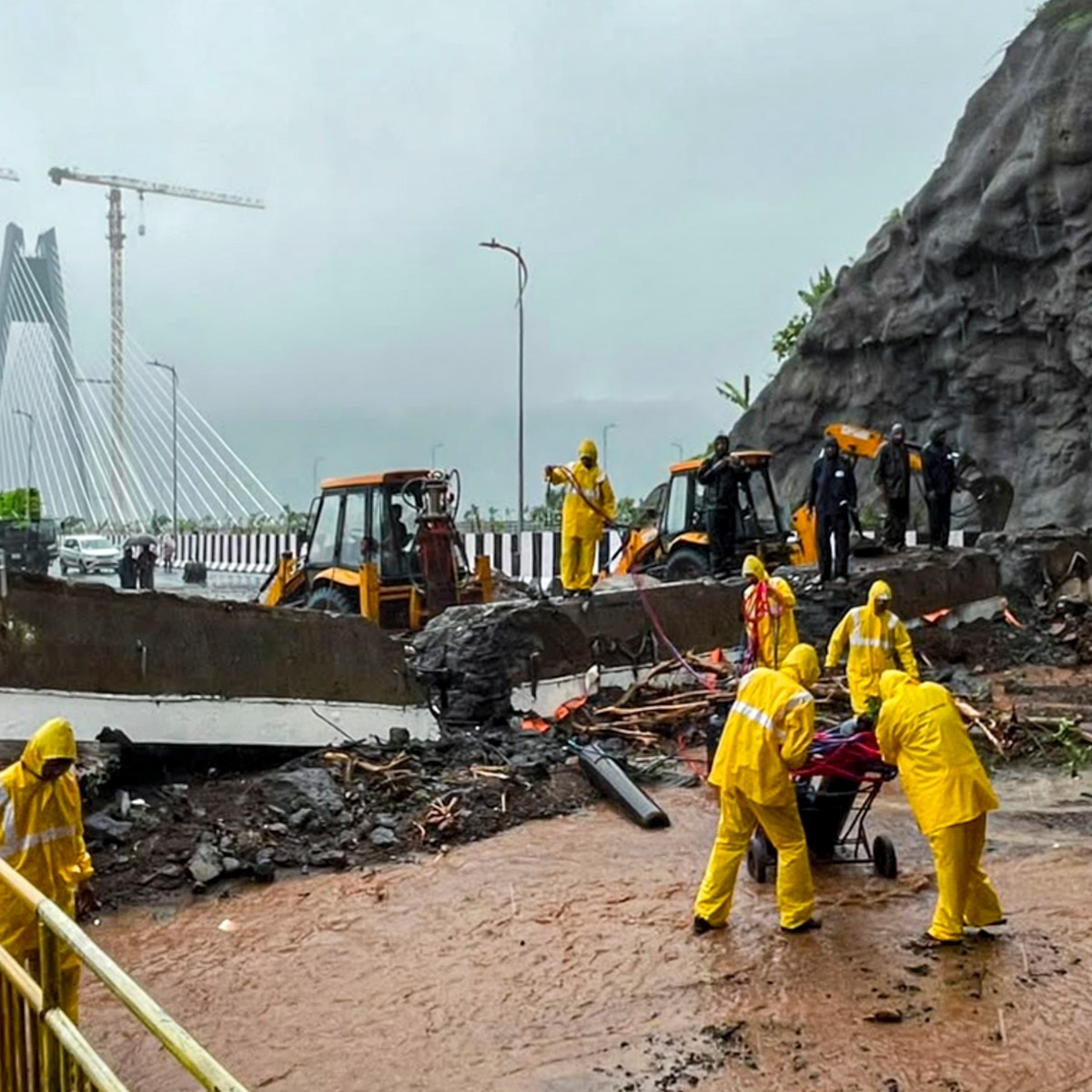 How heavy rain cut off Mumbai from three sides and turned it into a virtual island
