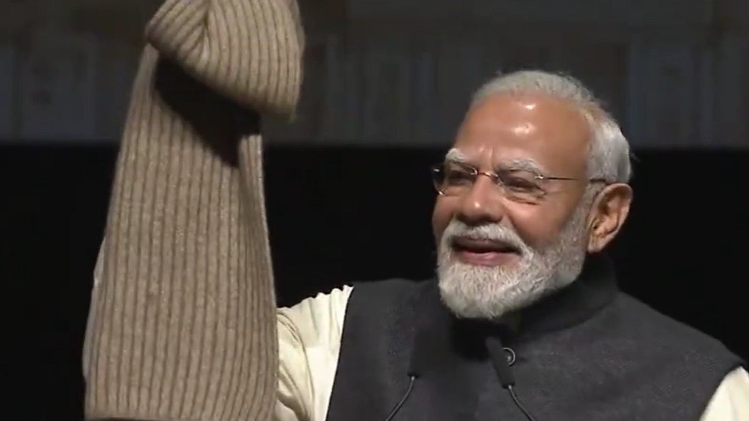 PM Modi in New Zealand: Narendra Modi recalls Muffler, cap, gloves a New Zealander gave him 25-30 years ago PM Modi in New Zealand: Narendra Modi recalls Muffler, cap, gloves a New Zealander gave him 25-30 years ago