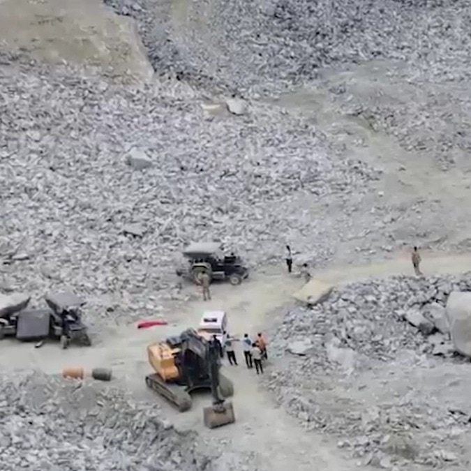 9 killed as boulder collapses at stone quarry on outskirts of Bengaluru