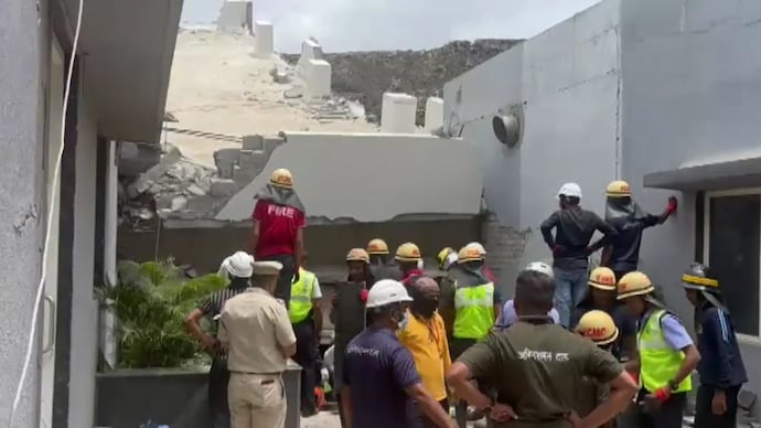 Pune building collapse