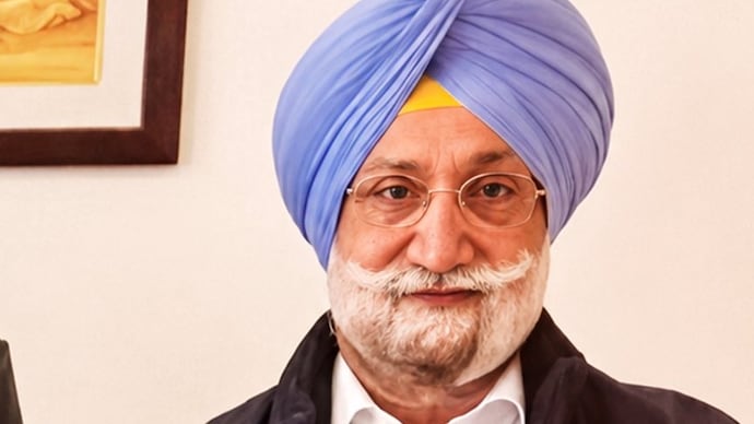 Senior Congress leader Sukhjinder Randhawa