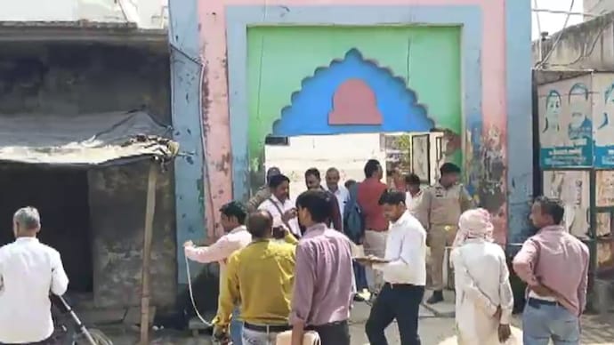 टीम ने साढ़े तीन बीघा सरकारी जमीन की पैमाइश की. (Photo: Representational)