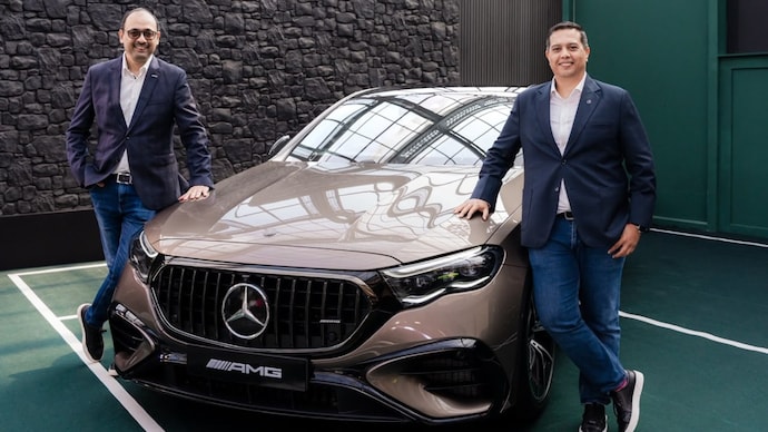 Santosh Iyer, MD & CEO, Mercedes-Benz India and Brendon Sissing, VP Sales & Marketing, Mercedes-Benz India with AMG E 53 Hybrid 4MATIC+.