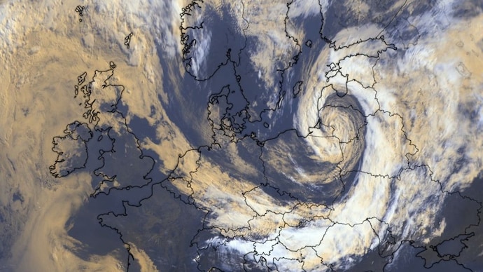 Satellite captures cloudless Europe: Deadly heatwave to hit France, Spain again