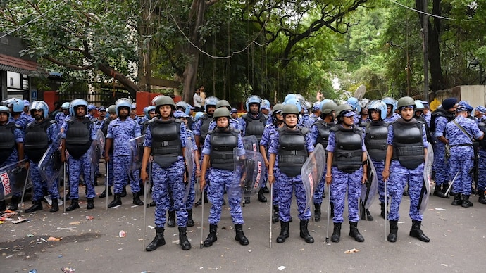 Security personnel stand guard near Jantar Mantar amid Cockroach Janata Party's protest. (Photo: PTI)