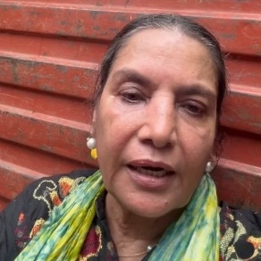 Shabana Azmi's health deteriorates during CJP protest, volunteers help her rest