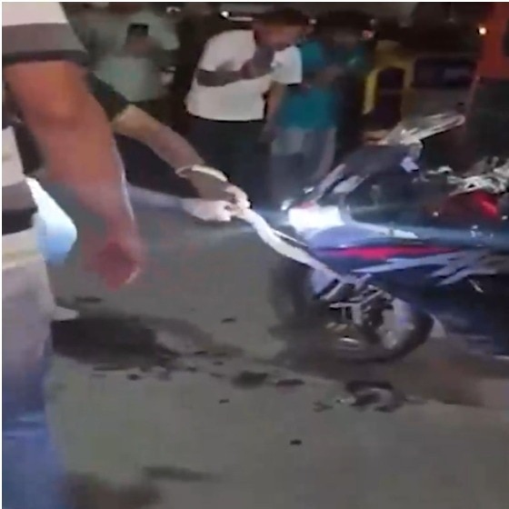 Cobra slithers into Rs 3 lakh sports bike in Surat, dramatic rescue goes viral