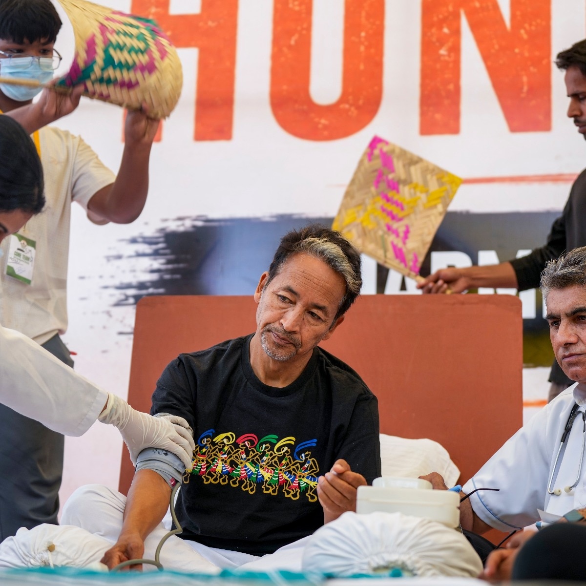 Over 60 public figures urge Sonam Wangchuk to end 20-day hunger strike