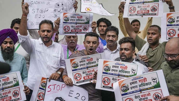 tehseen poonawala e20 fuel protest jantar mantar new delhi nitin gadkari bjp supporters dare to union highways minister over mileage