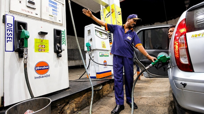 tehseen poonawalla e20 ethanol rollout nitin gadkari challenge delhi police warning vehicles breaking down