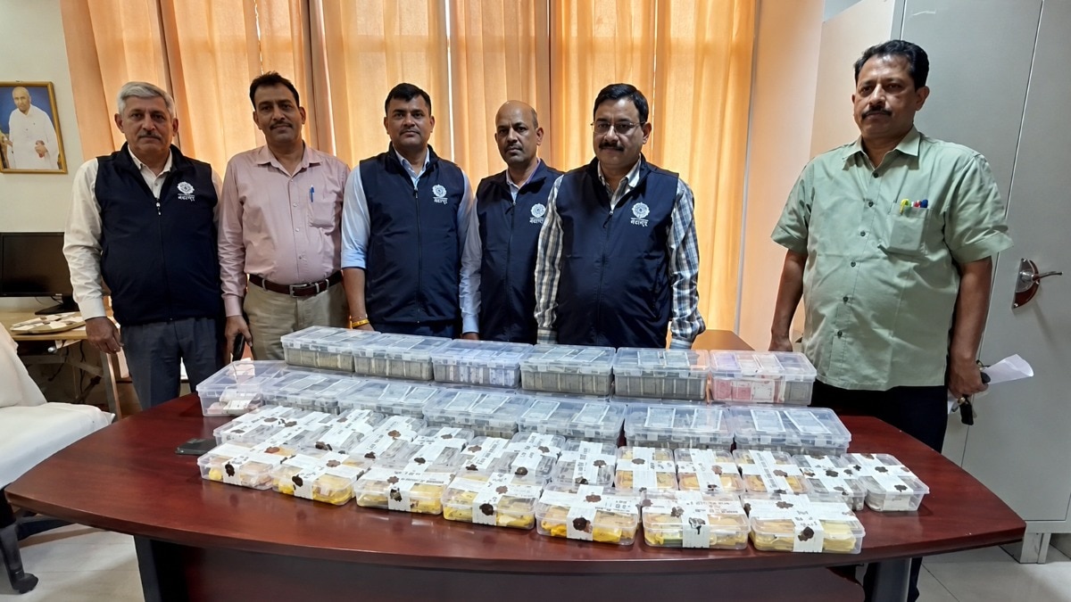 UP vigilance raids ex-transport officer, recovers assets worth Rs 35 crore