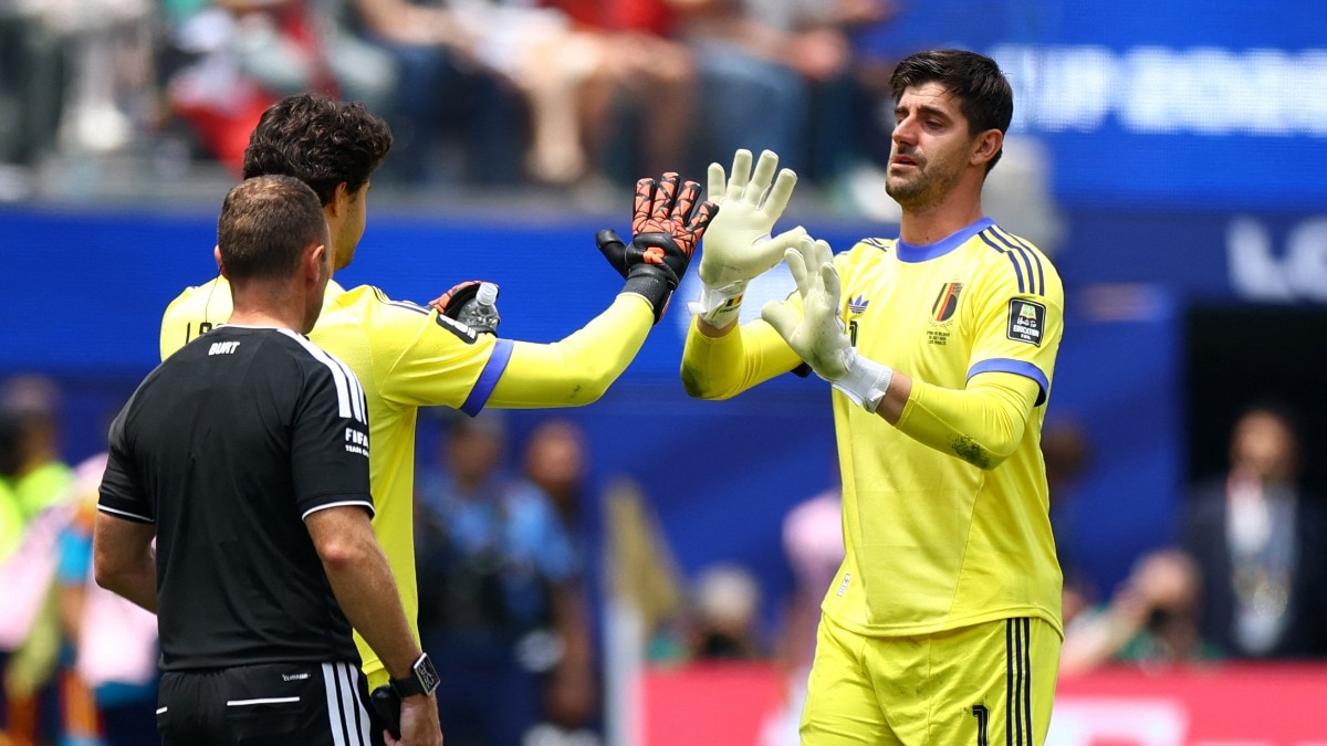Why was Thibaut Courtois subbed off in Belgium’s FIFA World Cup quarterfinal vs Spain?
