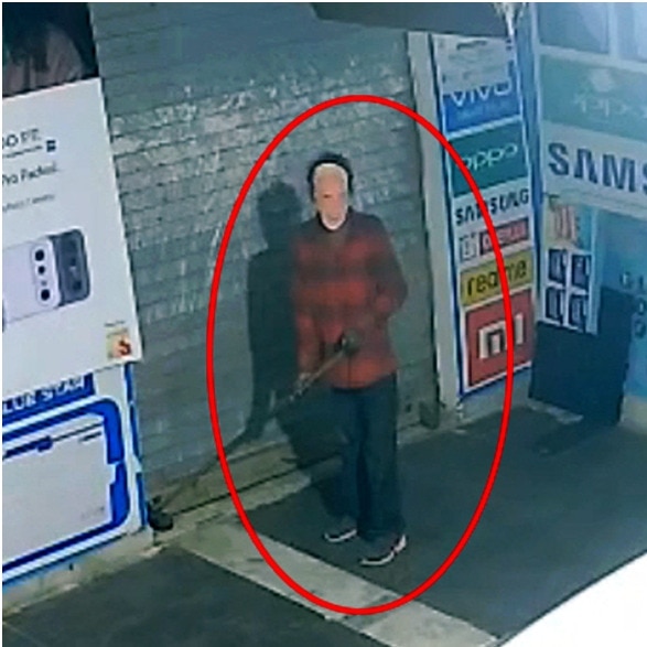 Thief in PM Modi mask steals phones from Rajasthan shop, caught on camera