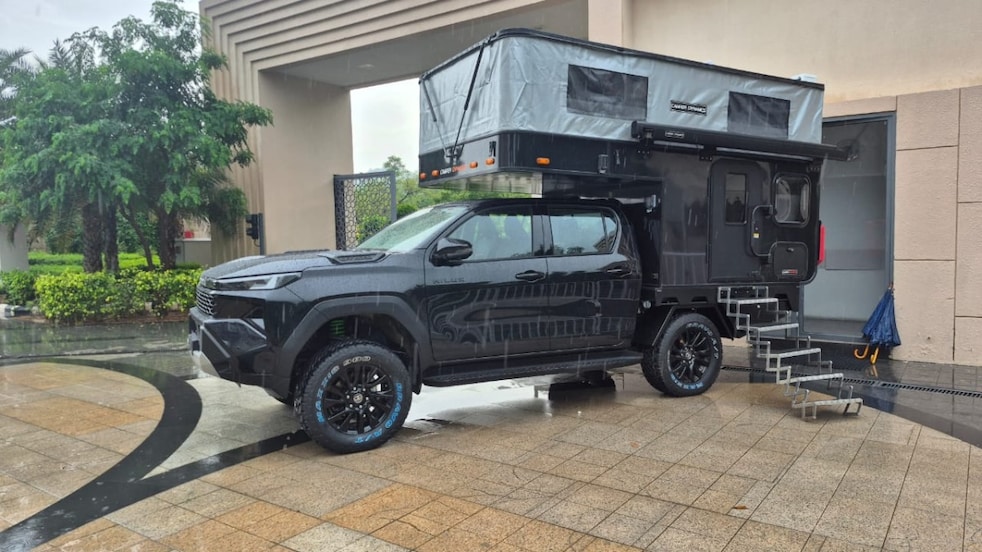 Toyota Hilux Camper